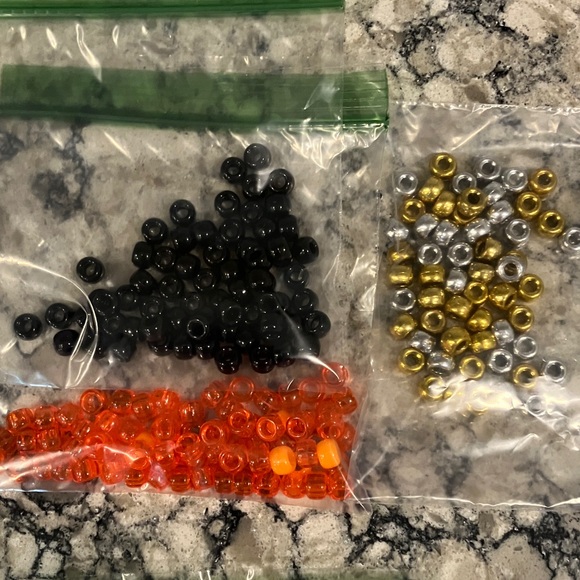 Colorful Pony Bead Assortment for Crafting and Parties - Picture 11 of 13